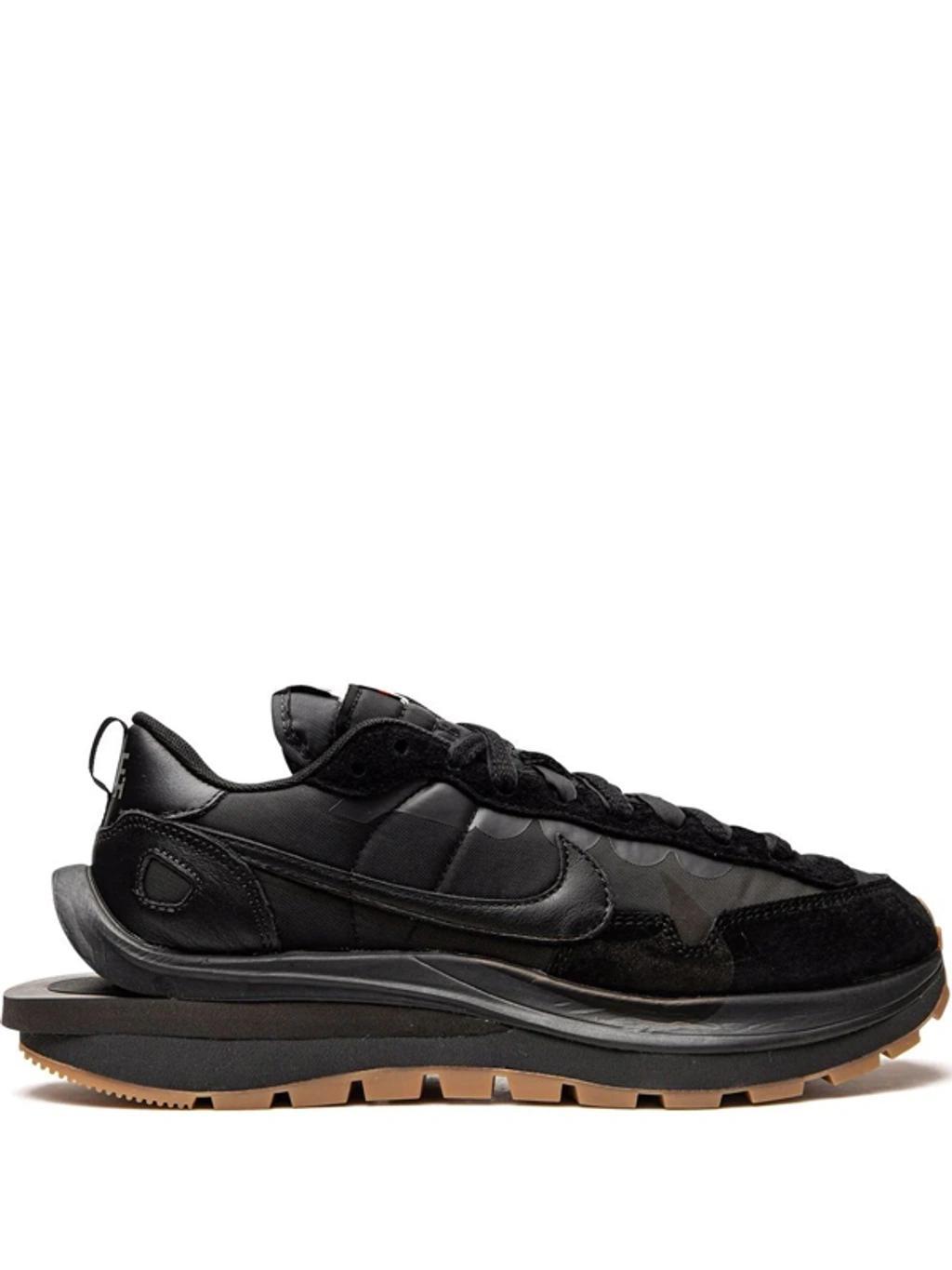 X Sacai Vaporwaffle Low-top Sneakers In Black Product Image