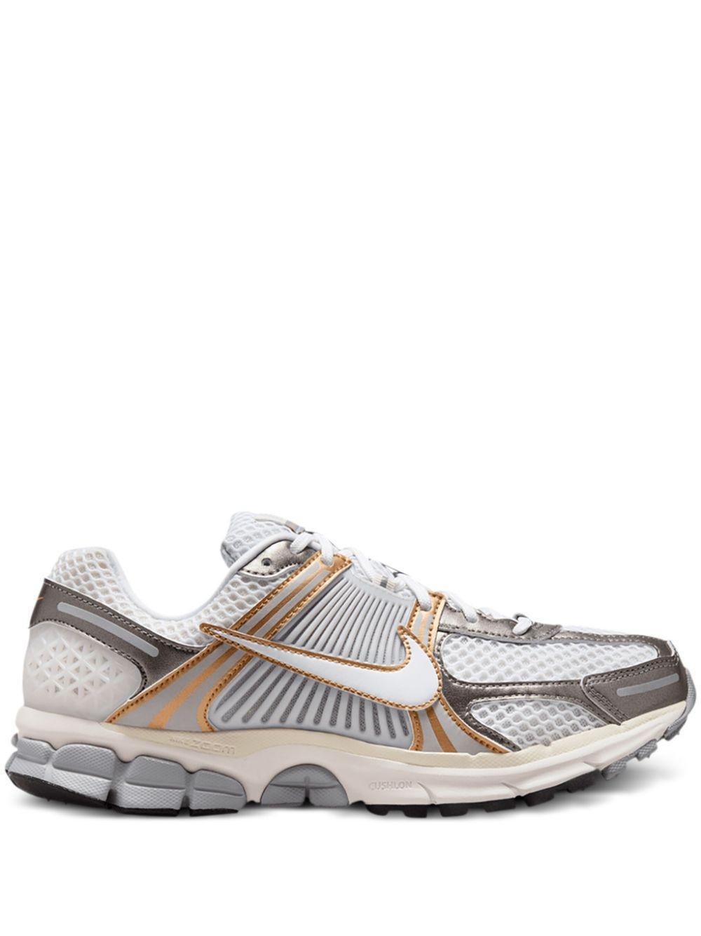 NIKE Zoom Vomero 5 "platinumtint/metallic Gold" Sneakers In Silver/white/grey Product Image