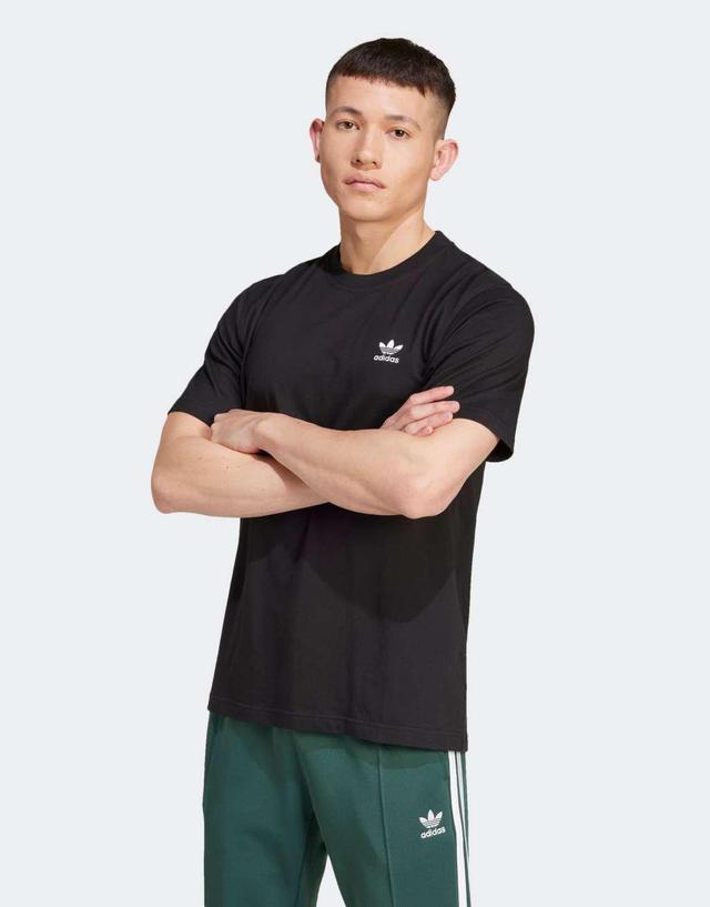 adidas Originals Essential t-shirt in black Product Image