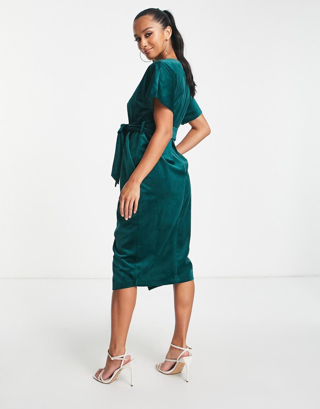 Closet London Petite kimono sleeve velvet midi dress with wrap tie Product Image