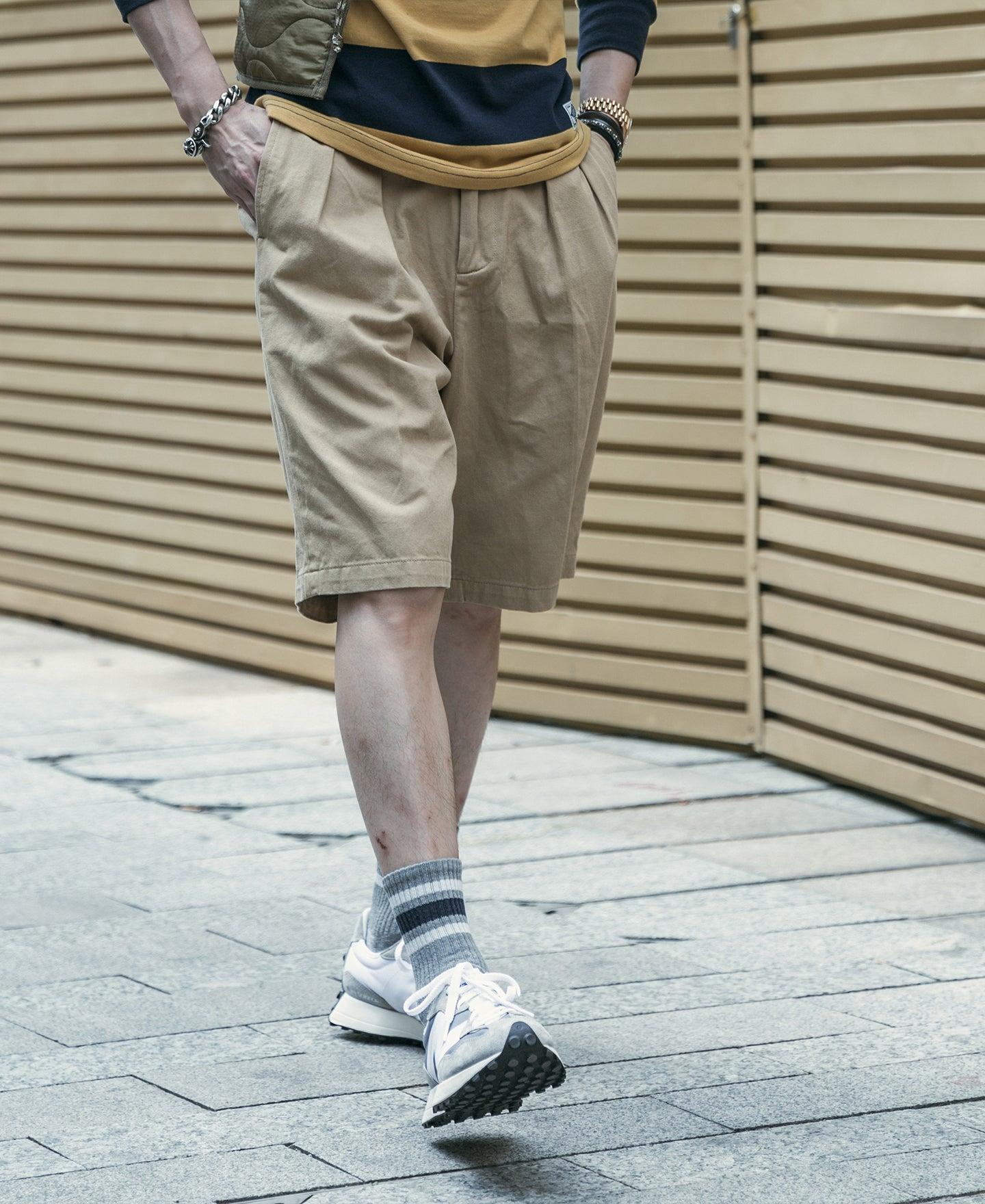 Classic Straight Leg Double Pleated Shorts - Khaki Product Image