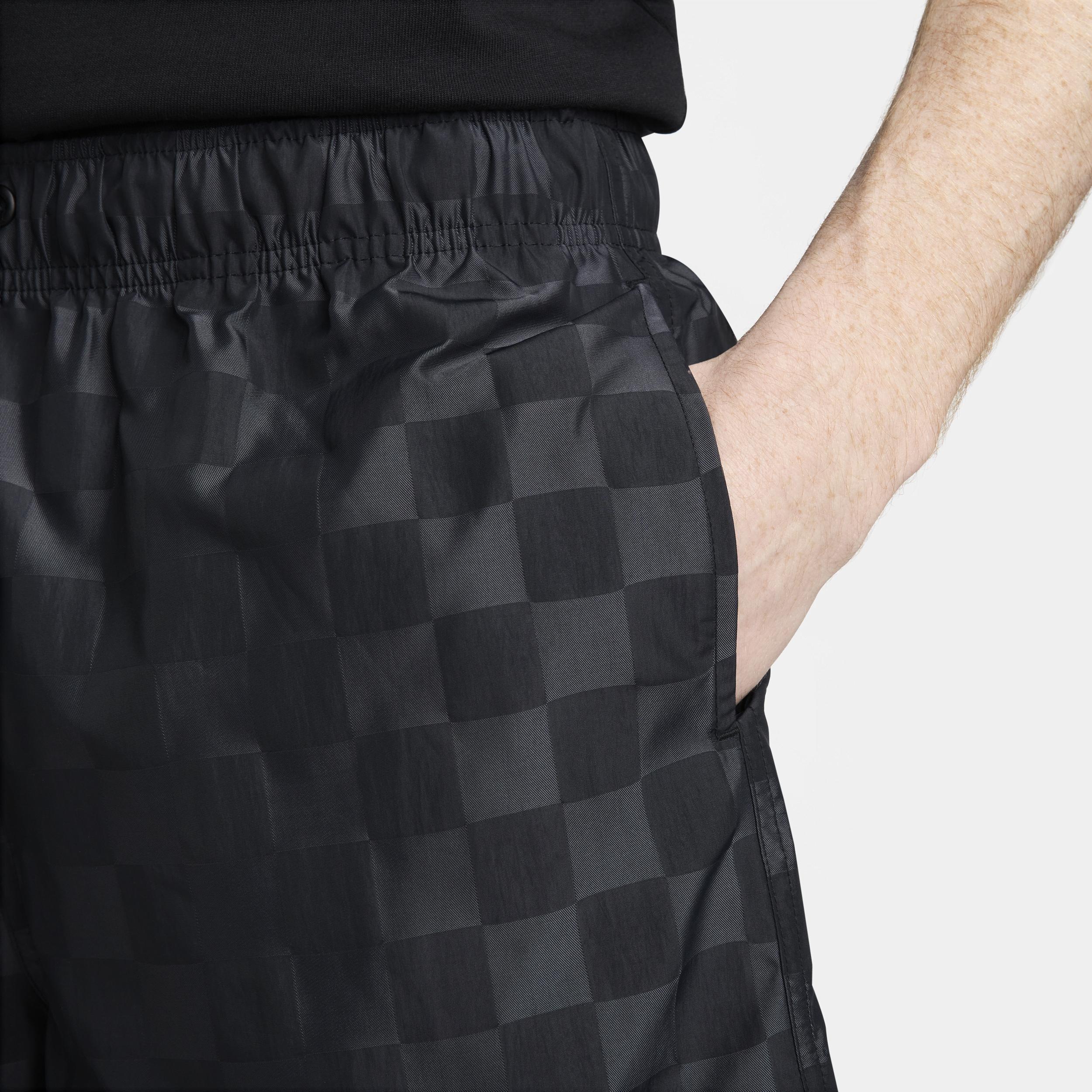 Nike Men's Club Flow Shorts Product Image