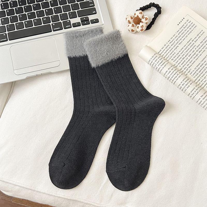 Two Tone Fluffy Panel Socks / Set Product Image