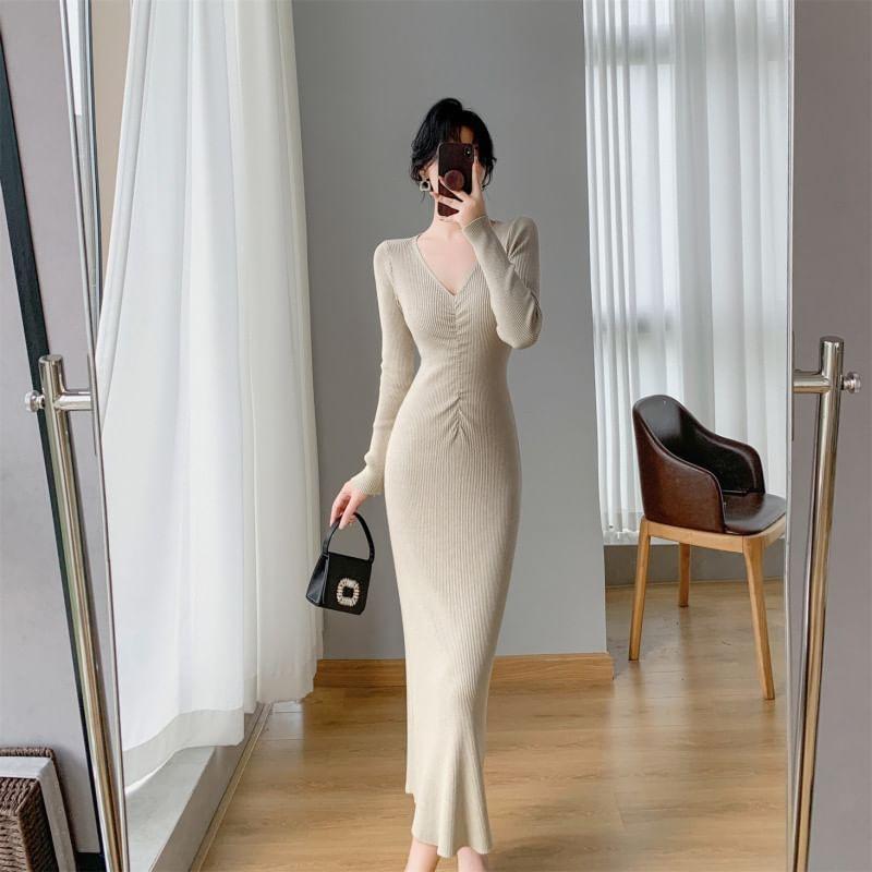 Long-Sleeve V-Neck Plain Ruched Ribbed Midi Sheath Knit Dress Product Image