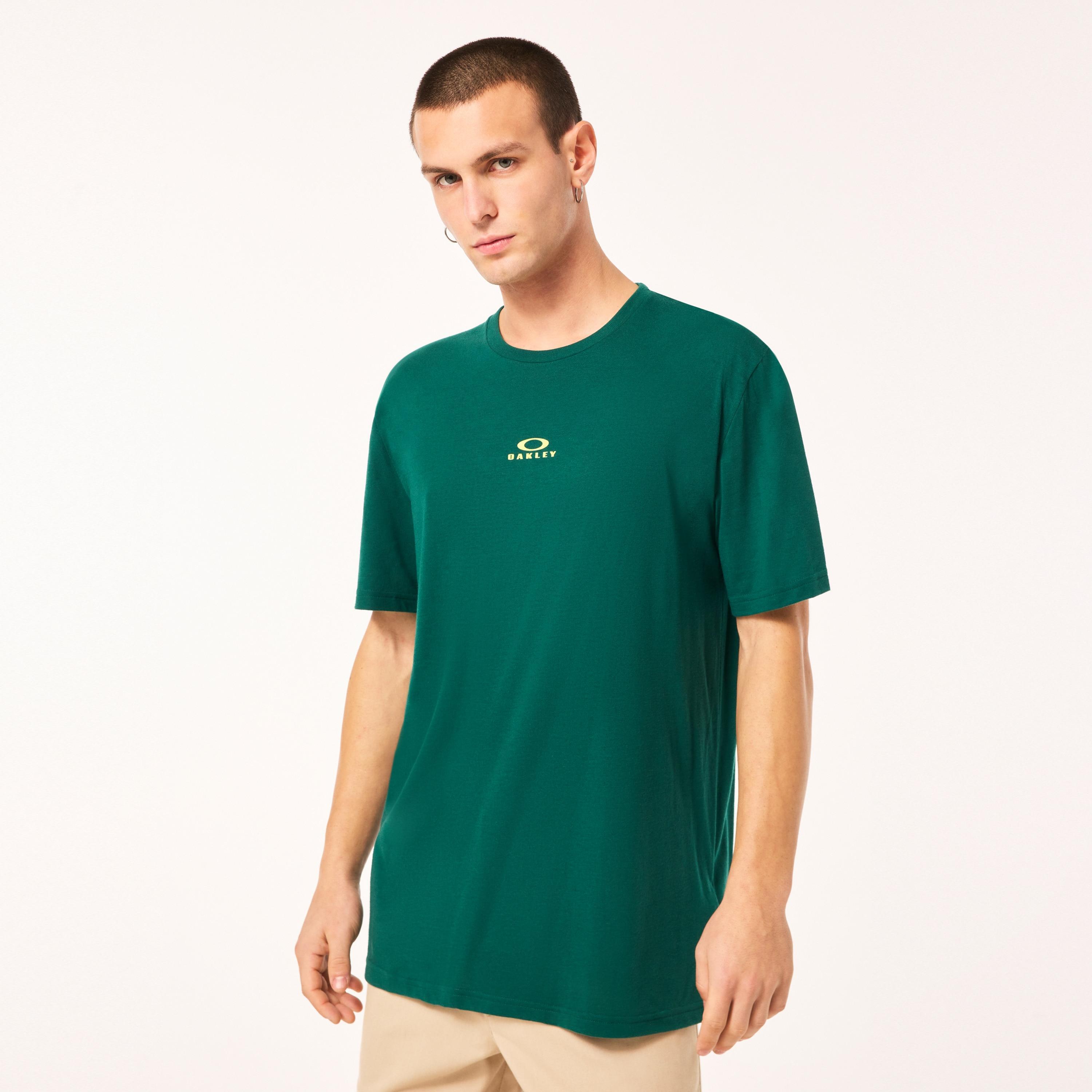 Oakley Men's Bark New Short Sleeve Size: S Product Image