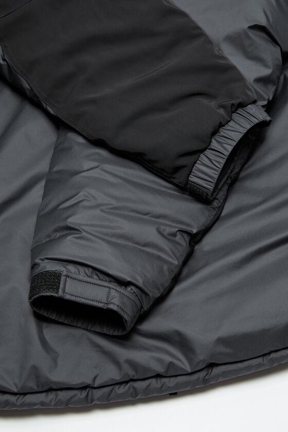 Down jacket Product Image