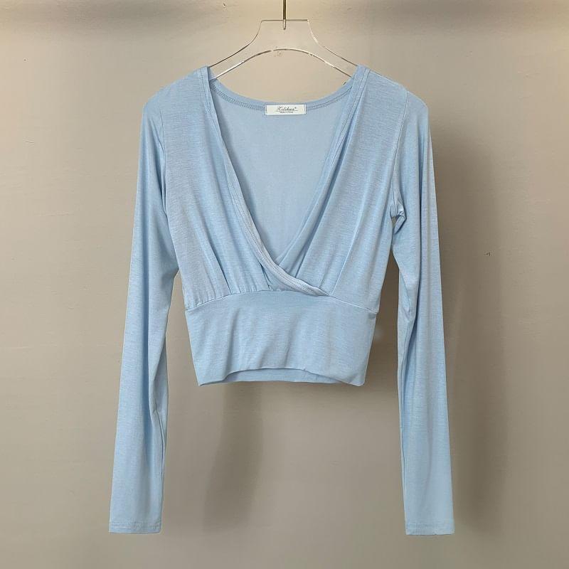 Long-Sleeve V-Neck Plunge Plain Slim Fit Crop Tee Product Image