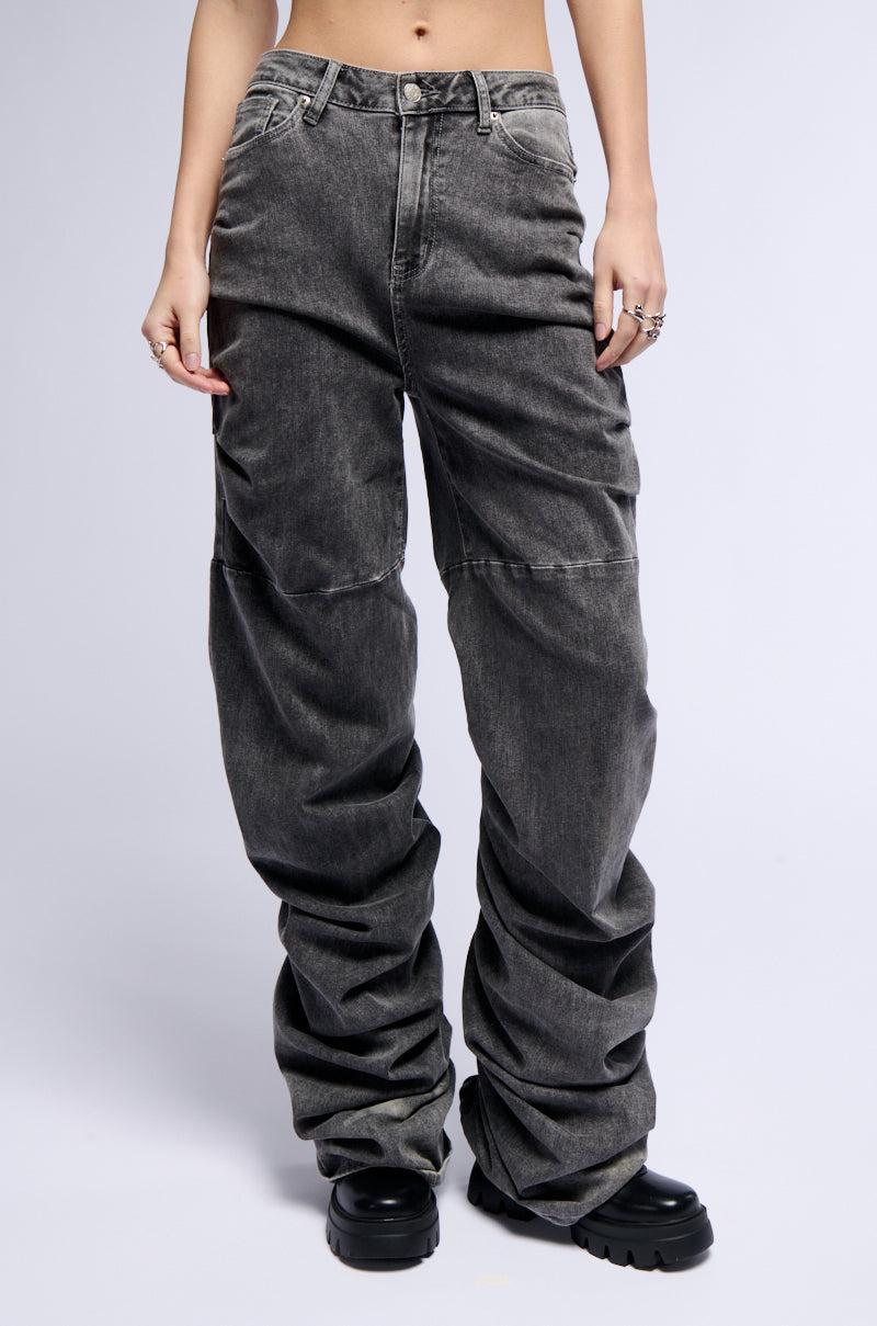 NEVER CHANGE RUCHED RELAXED FIT JEANS IN GRAY Product Image