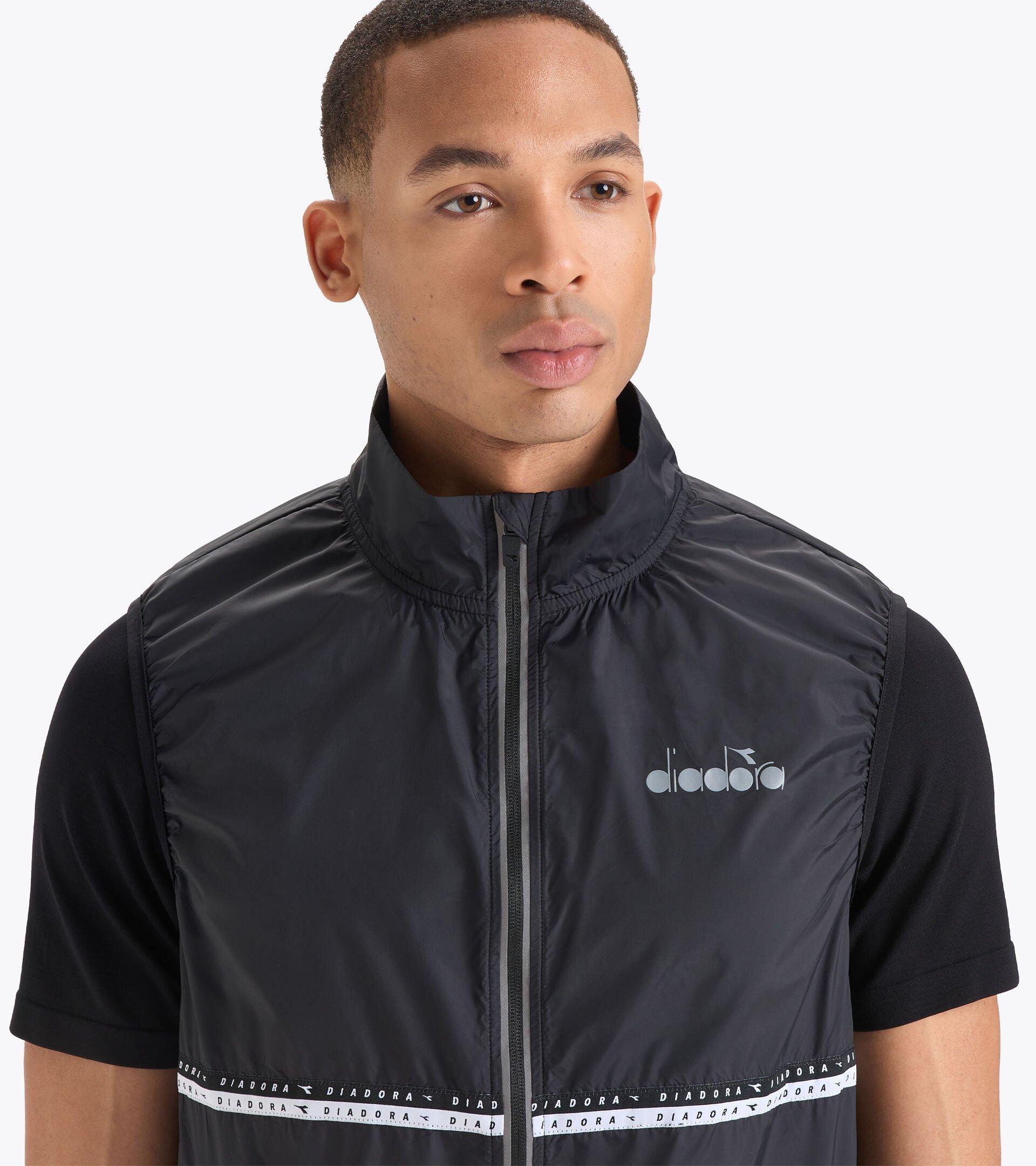 PACKABLE VEST Product Image