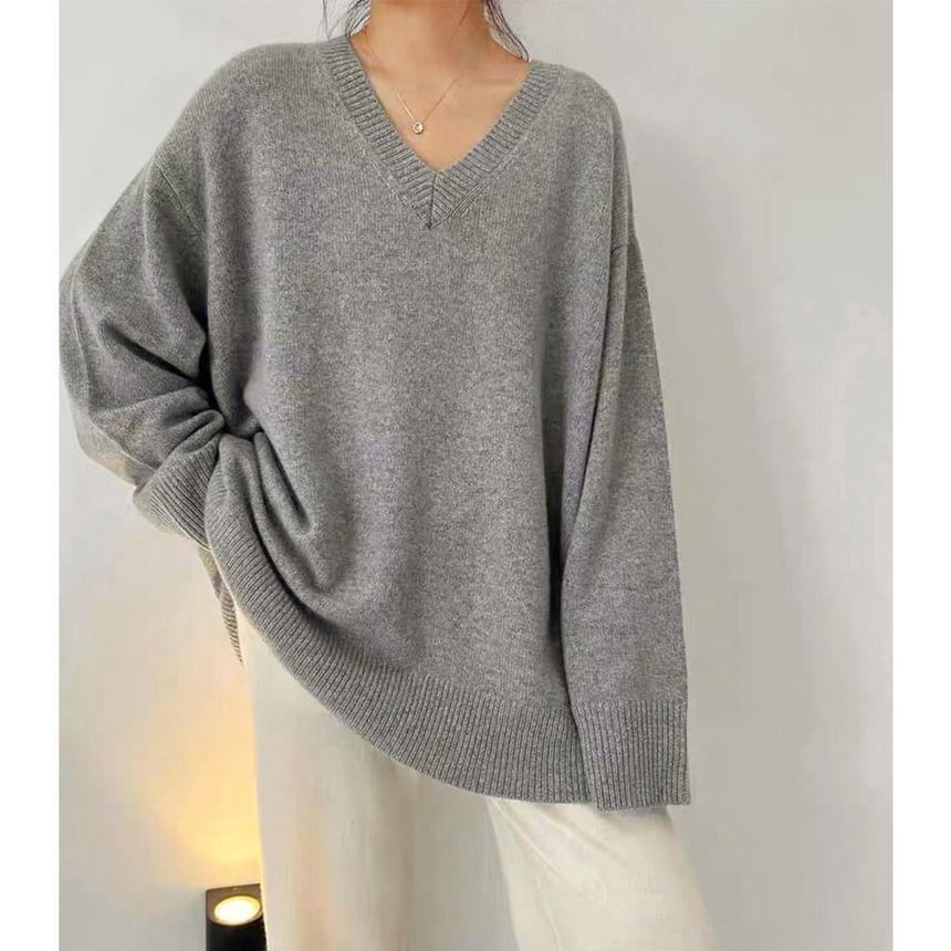 Long-Sleeve V-Neck Plain Sweater Product Image