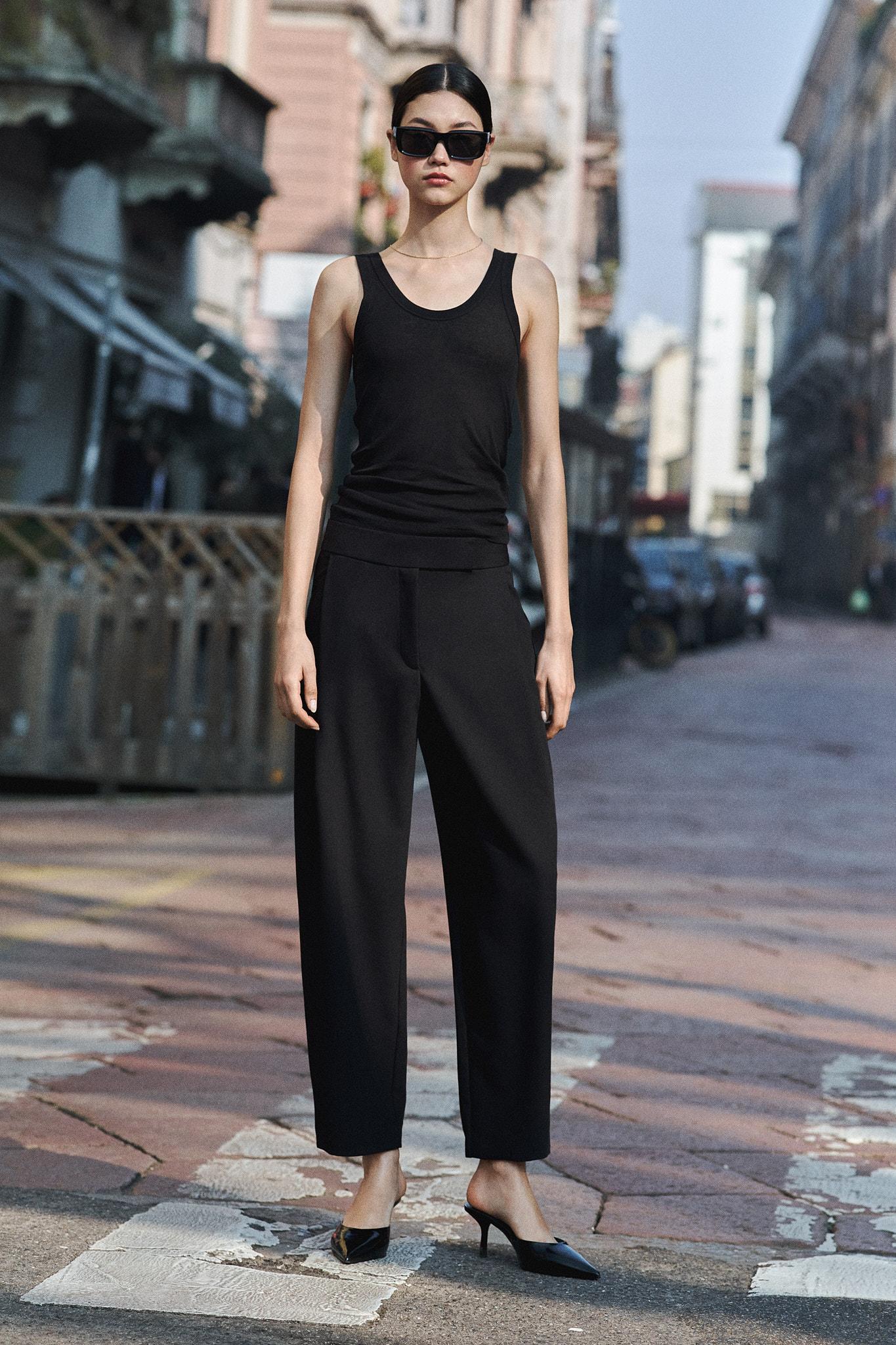 PLEATED TAPERED PANTS Product Image