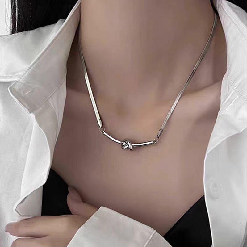 Alloy Knot Necklace Product Image