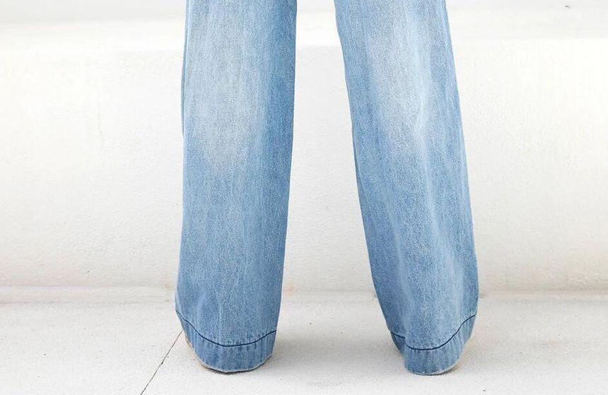 Mid Waist Wide-Leg Jeans Product Image