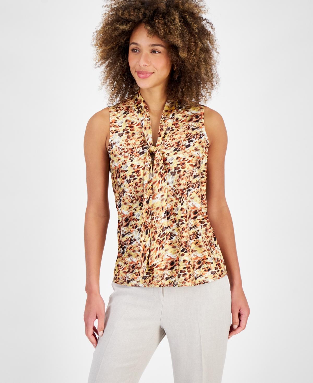 Women's Printed Tie-Front Blouse Product Image