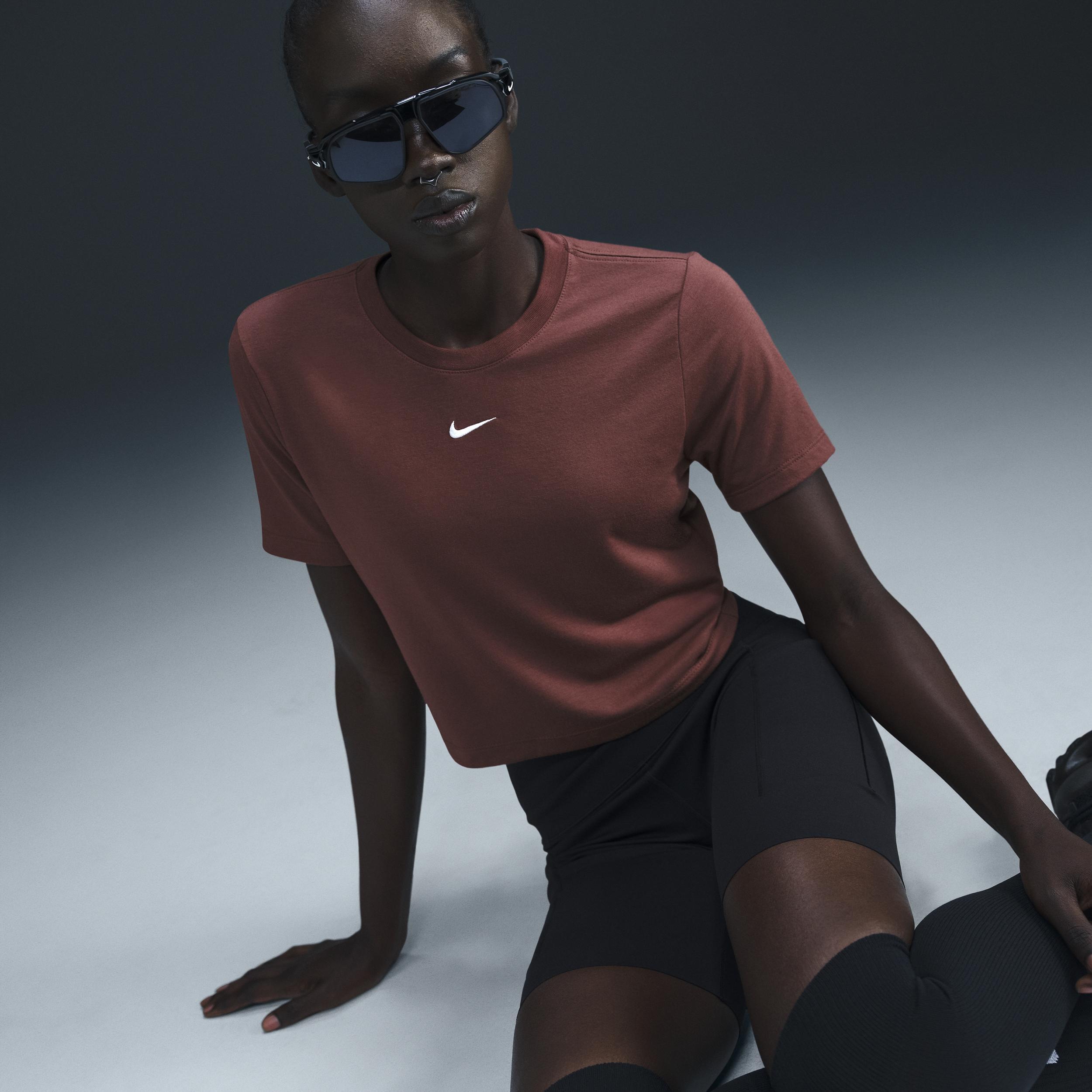 Women's Nike Sportswear Essential Slim Cropped T-Shirt Product Image