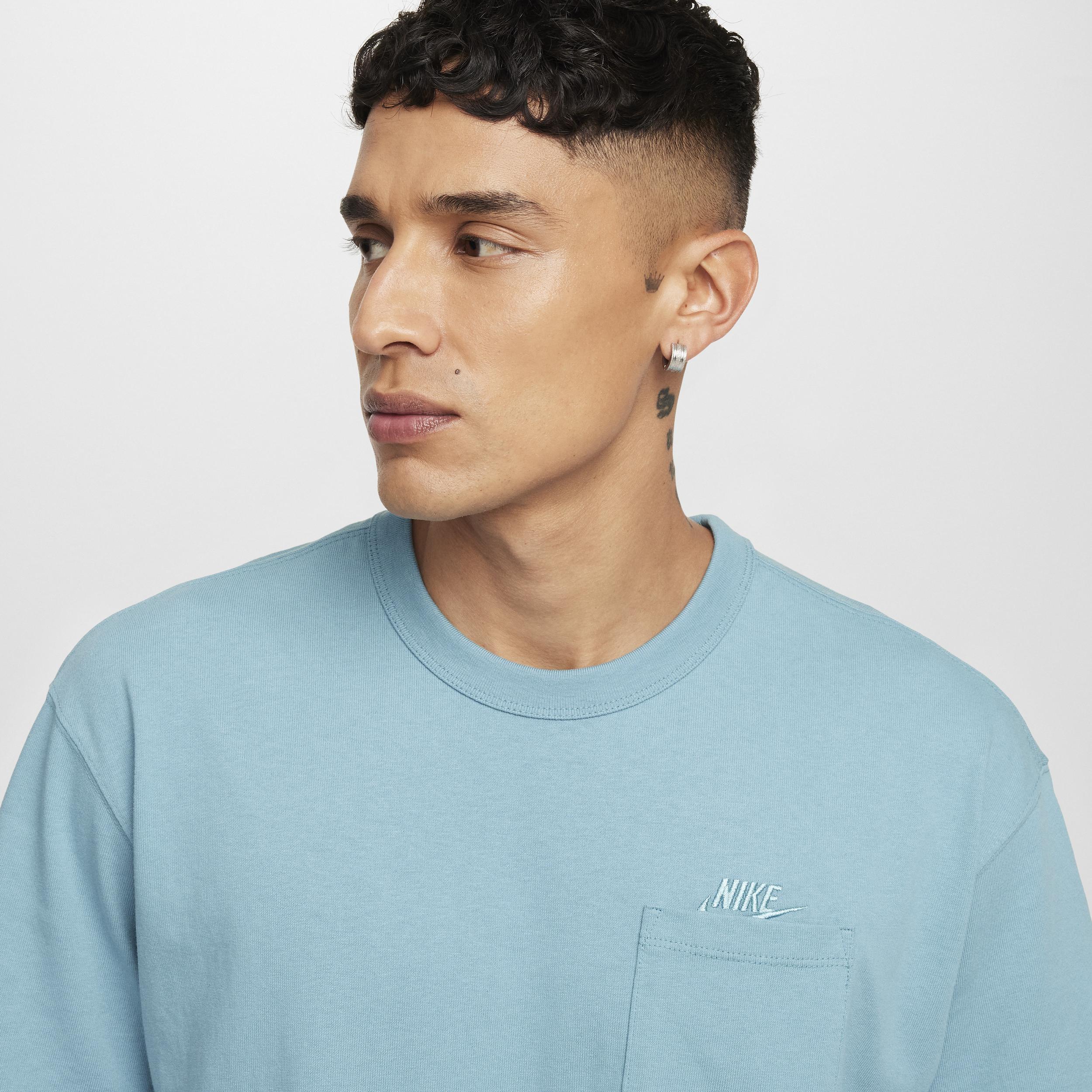 Men's Nike Sportswear Premium Essentials Pocket T-Shirt Product Image