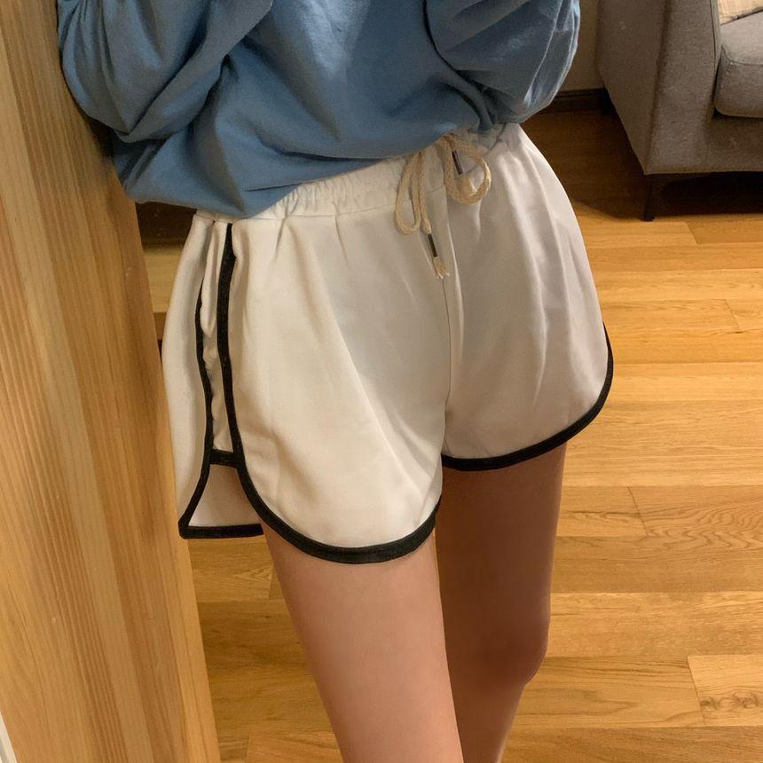 Contrast Trim Shorts Product Image