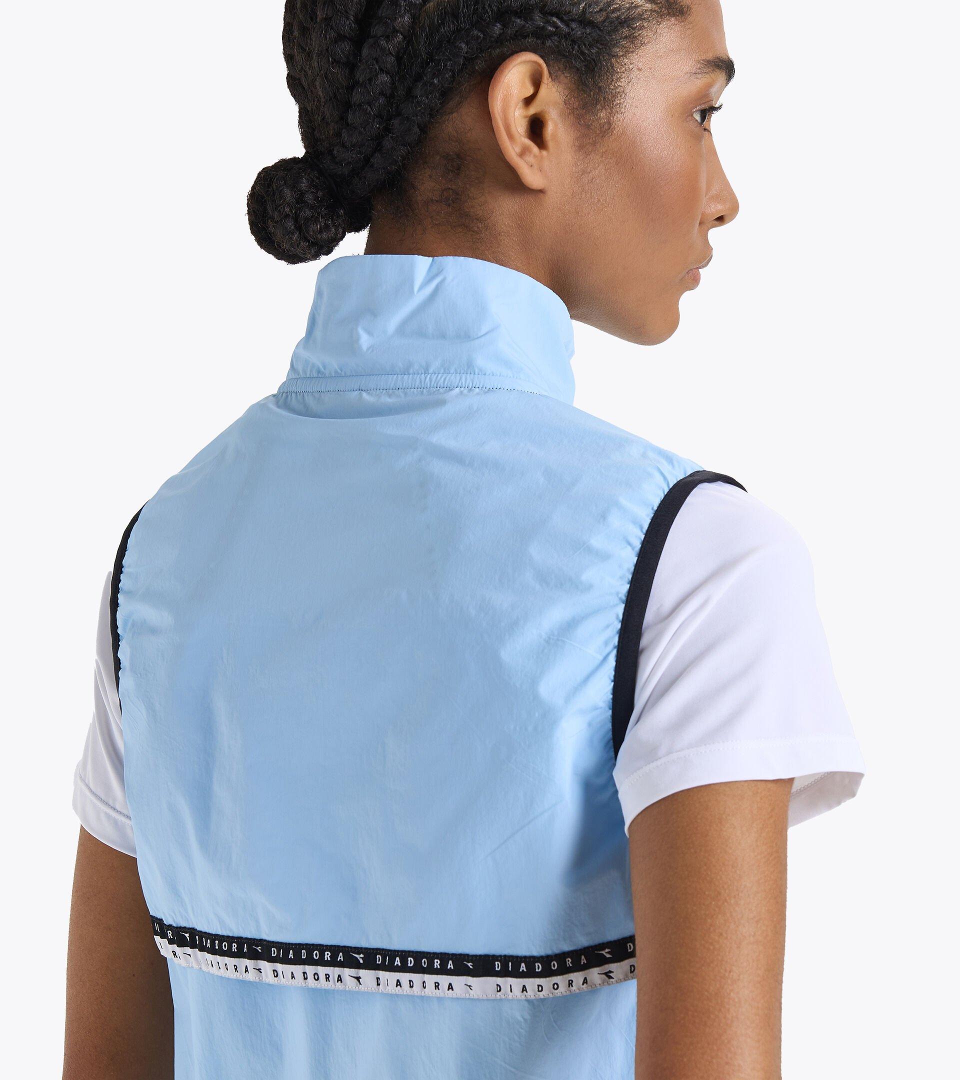 L. PACKABLE VEST Product Image