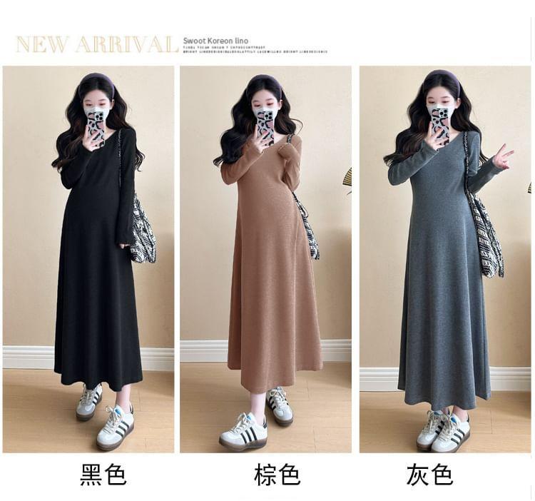 Maternity Long-Sleeve Scoop Neck Plain Maxi A-Line Dress Product Image