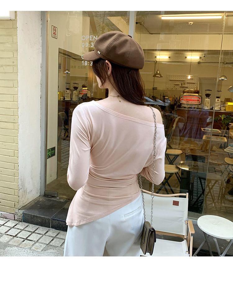 Long-Sleeve Boat Neck Plain Asymmetrical Button Hem Slim Fit T-Shirt Product Image