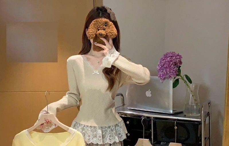 Long-Sleeve V-Neck Lace Trim Ribbed Knit Top Product Image