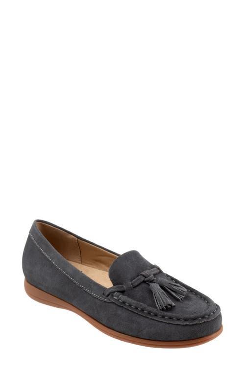 Trotters Dawson Tassel Loafer Product Image