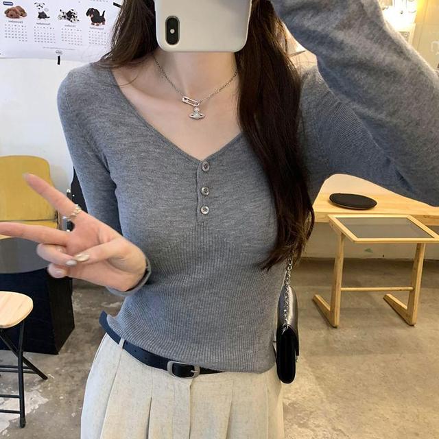 Long-Sleeve V-Neck Plain Slim Fit Crop Knit Top Product Image