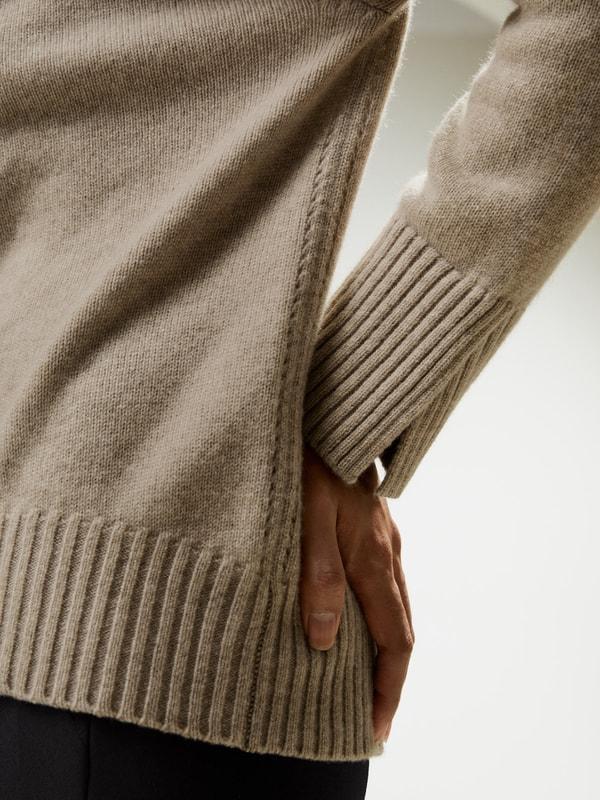 Turtleneck Relaxed-Fit Cashmere Sweater Product Image