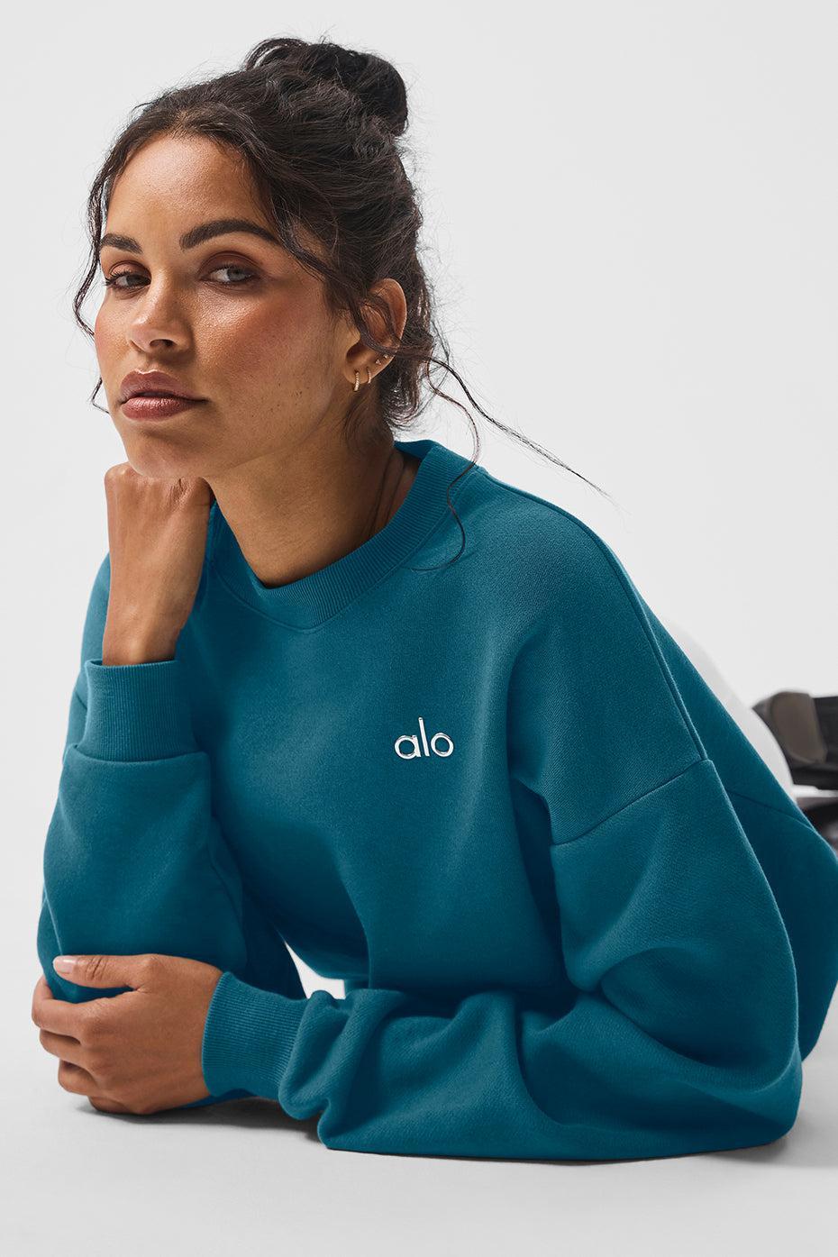 Accolade Crew Neck Pullover - Oceanic Teal Female Product Image