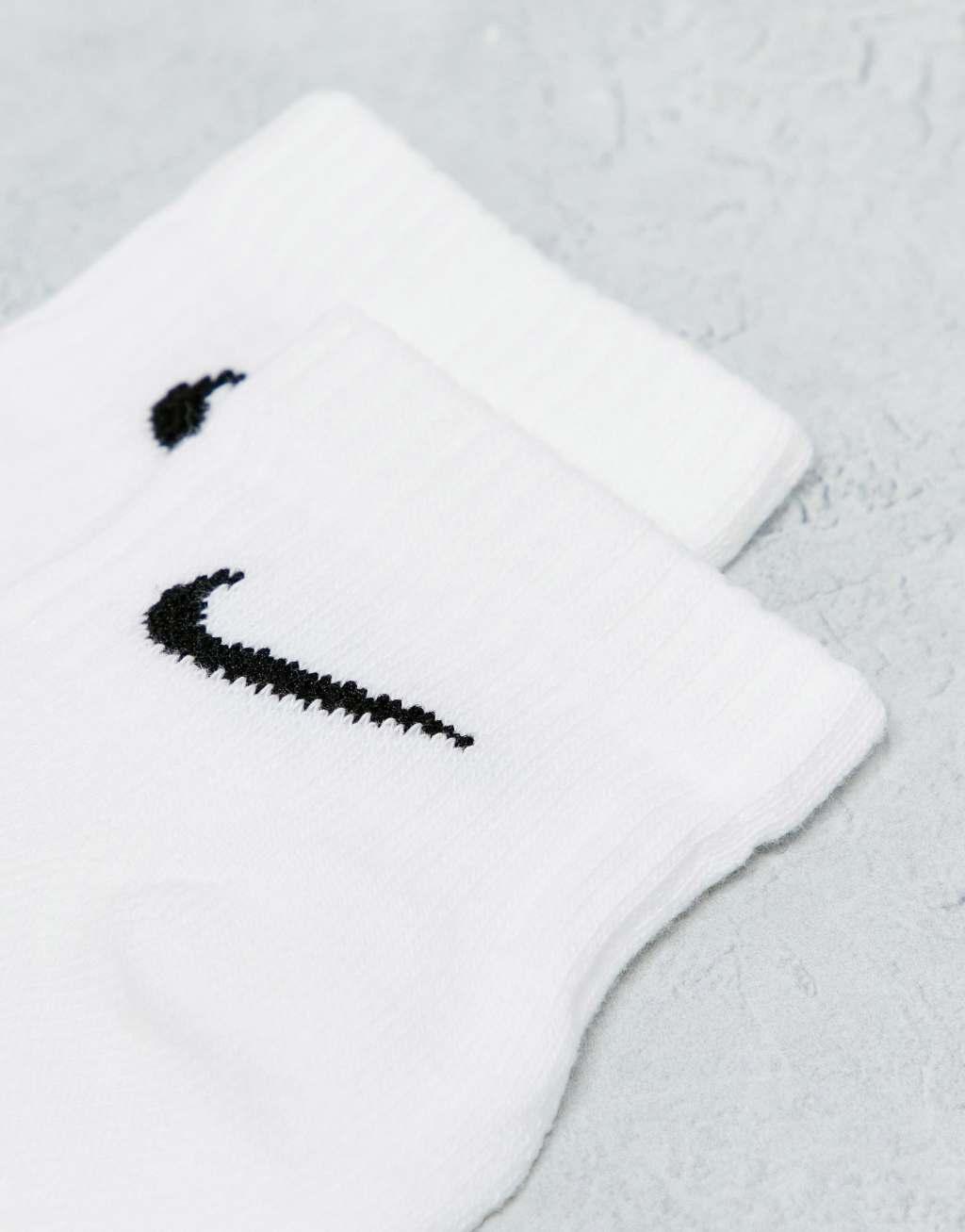 Nike Training Everyday Cushioned 6 pack ankle sock in white Product Image