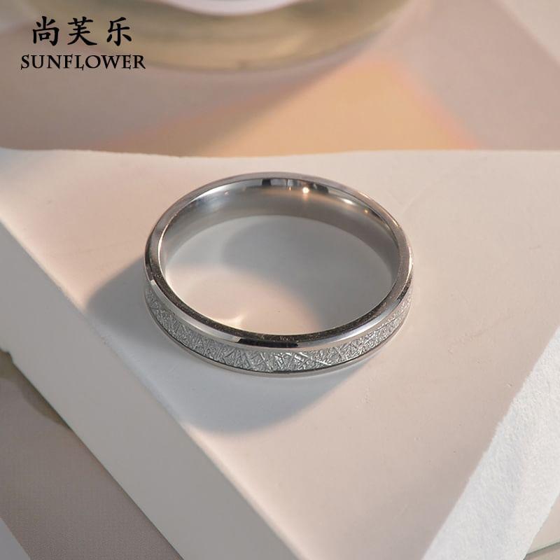 Silver Tone Metal Ring Product Image