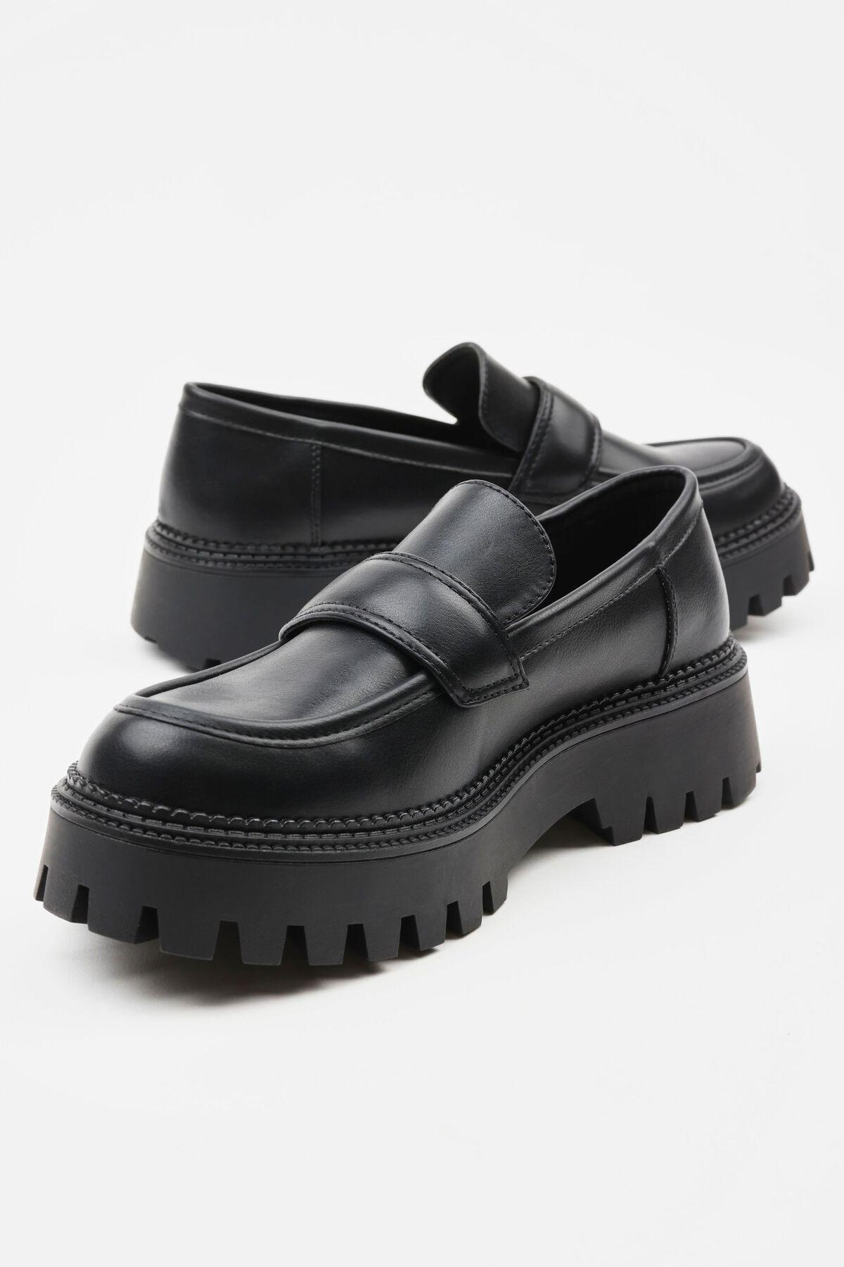 STEVE MADDEN Baker Platform Loafers Product Image