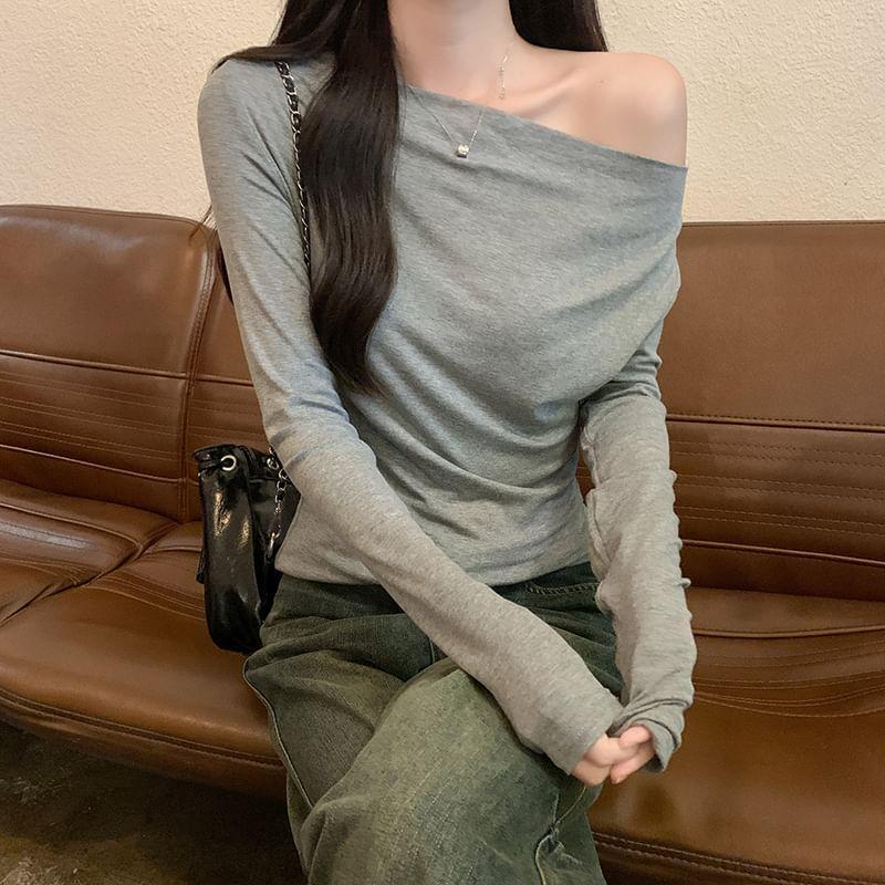 Long-Sleeve Cowl Neck Melange Slim Fit Tee Product Image