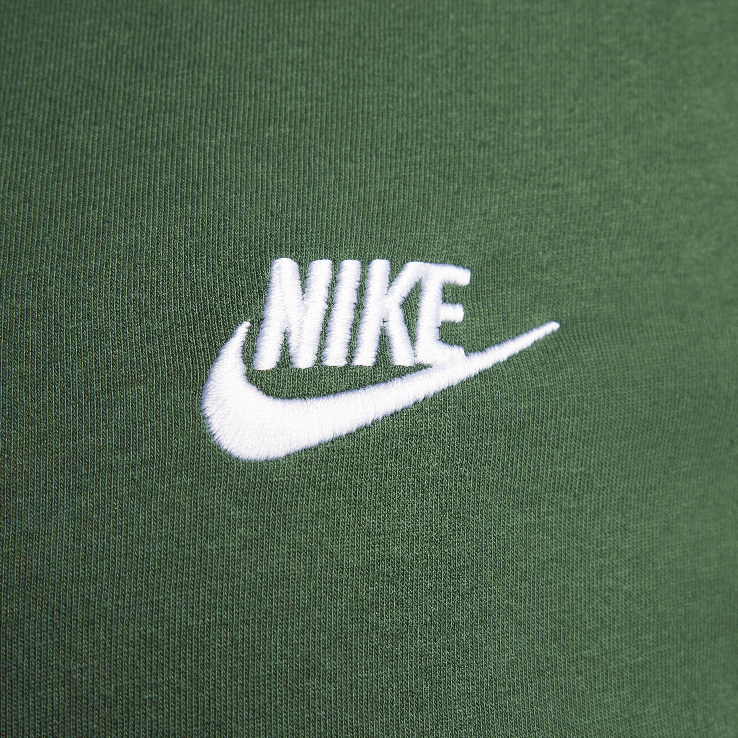 Men's Nike Sportswear Club T-Shirt Product Image