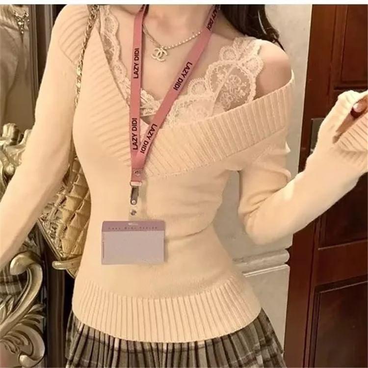 Long-Sleeve V-Neck Plain Knit Top Product Image