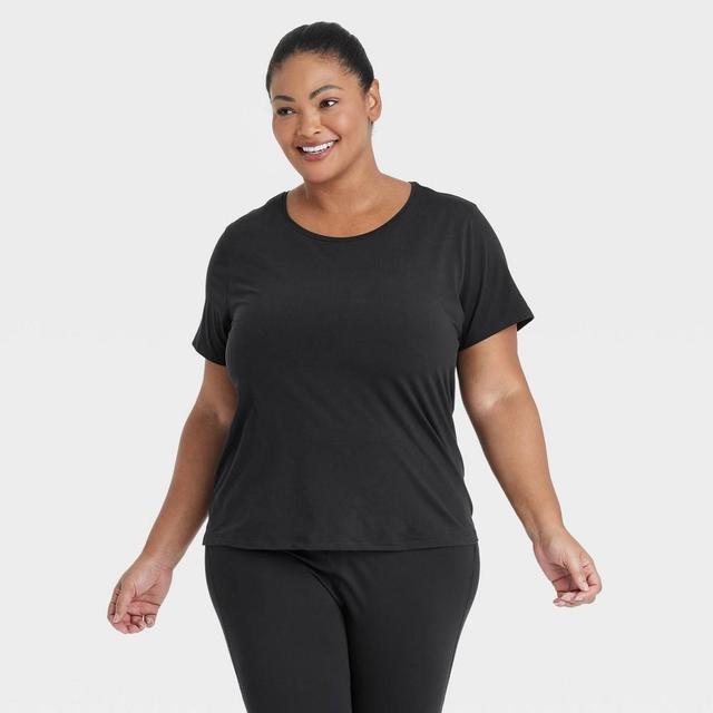 Womens Essential Crewneck Short Sleeve T-Shirt - All in Motion Black 2X Product Image