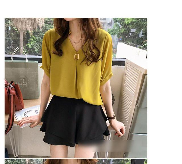 Short-Sleeve Chiffon Blouse Product Image