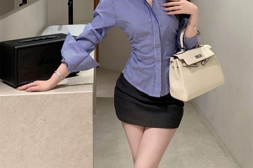 Long-Sleeve Striped Button-Up Shirt Product Image