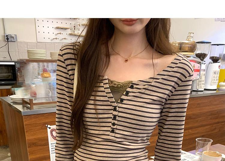 Long-Sleeve Scoop Neck Mock Two-Piece Striped Lace Trim Slim Fit Tee Product Image