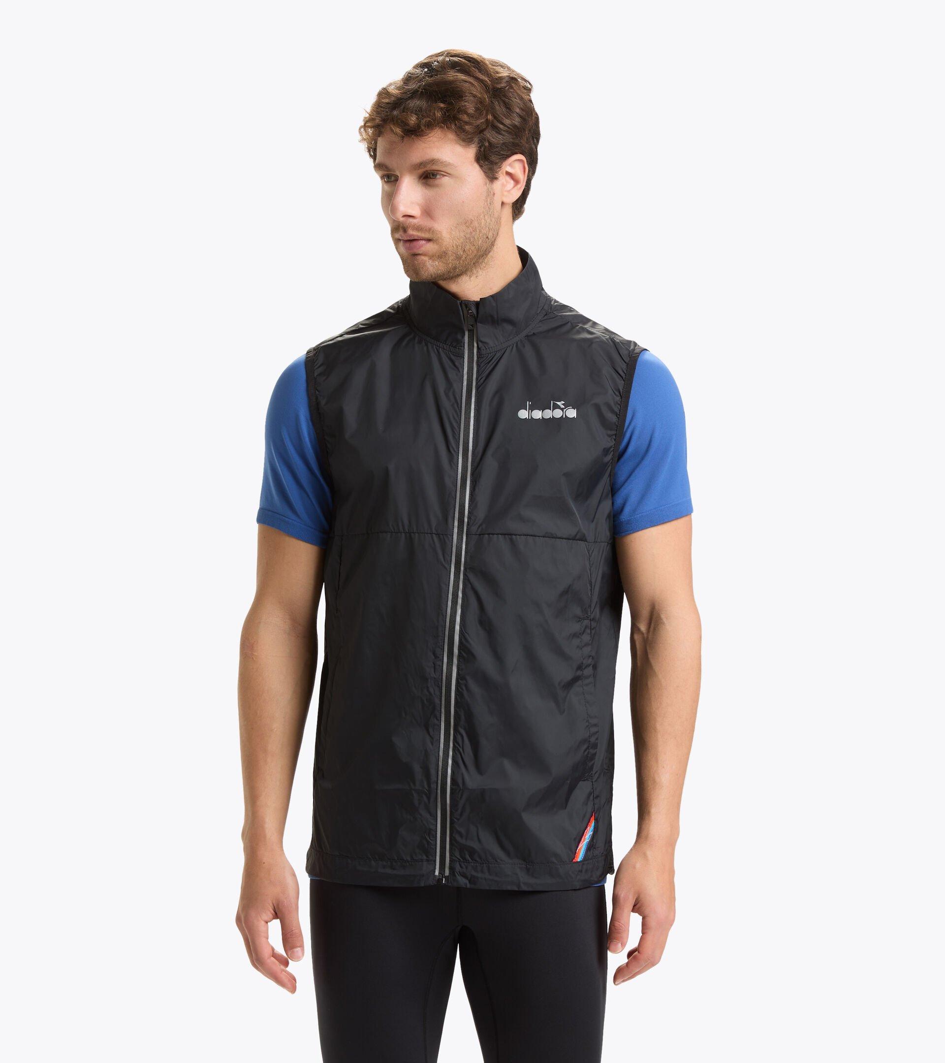 PACKABLE VEST Product Image