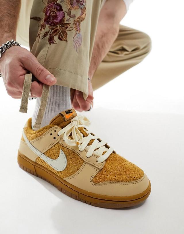 Dunk Low Retro Sneakers In Off White And Brown Product Image