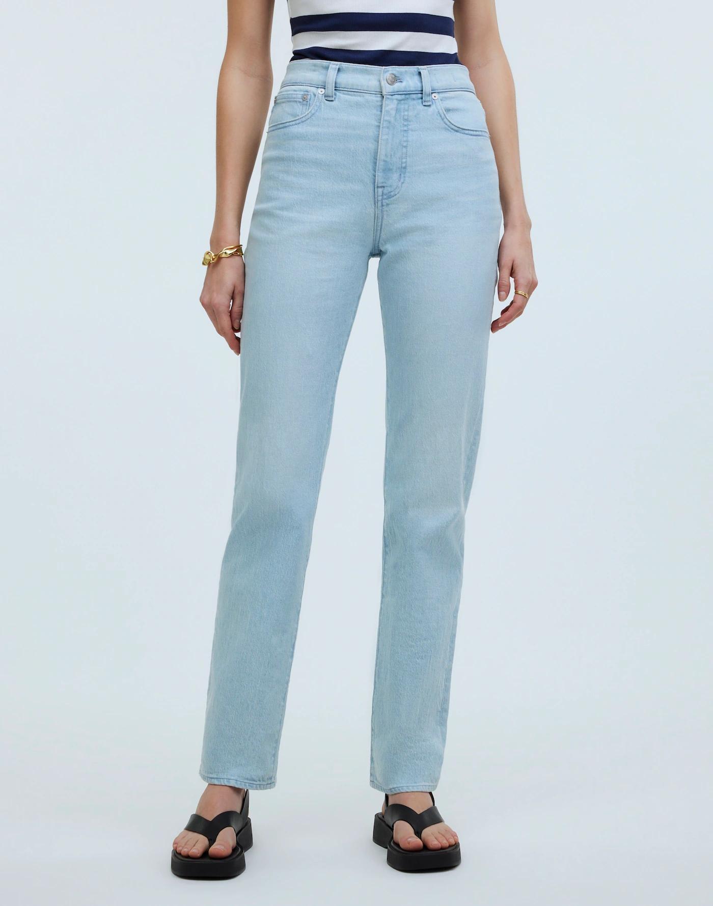 The Petite '90s Straight Jean Product Image