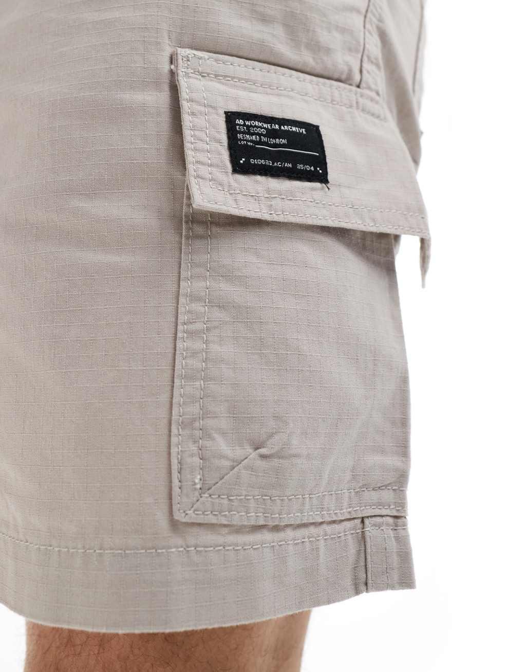 ASOS DESIGN slim cargo shorts with patch in gray Product Image