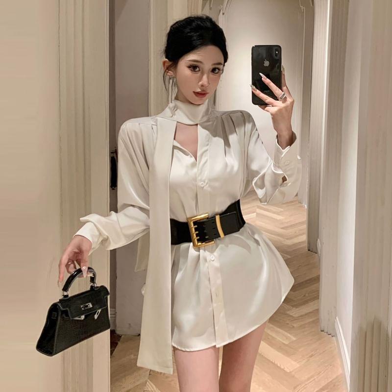 Long-Sleeve V-Neck Plain Button Blouse Product Image