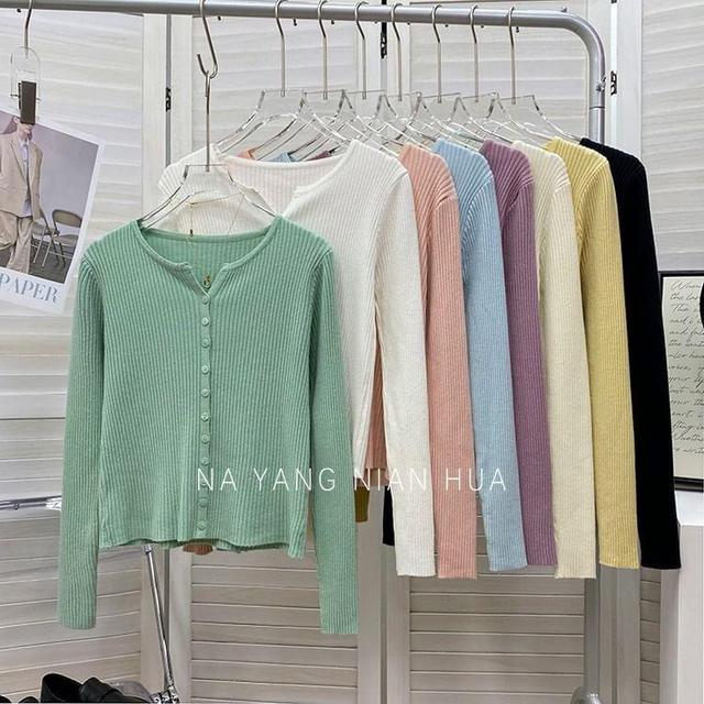 Long Sleeve V-Neck Plain Button Up Cropped Cardigan Product Image