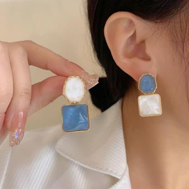 Flower Drop Earring Product Image