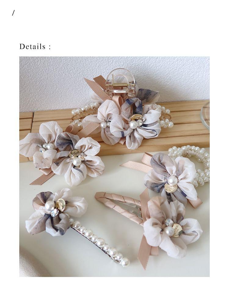 Faux Pearl Floral Hair Claw Product Image