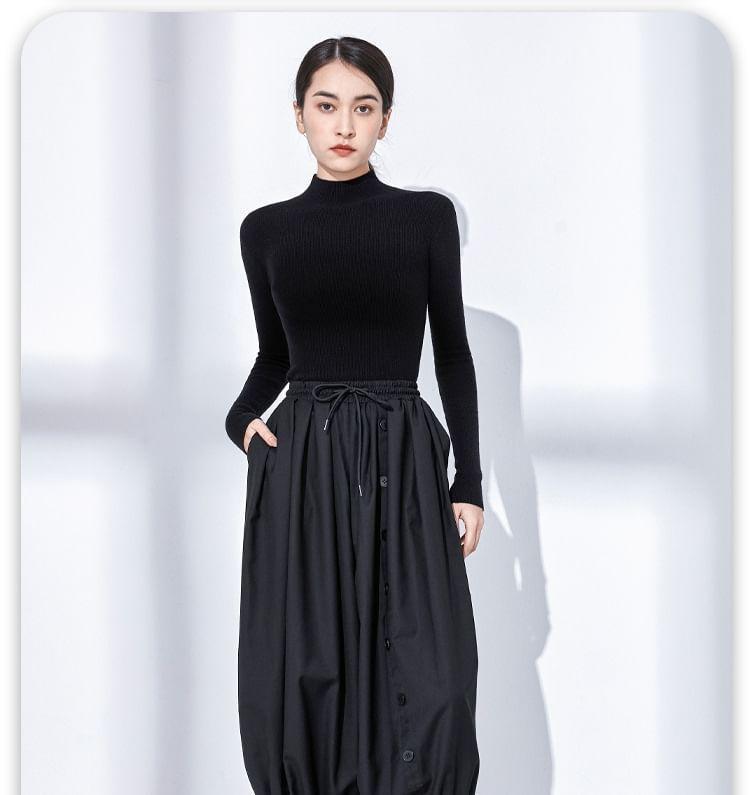 Drawstring Waist Plain Button Accent Cropped Baggy Pants Product Image