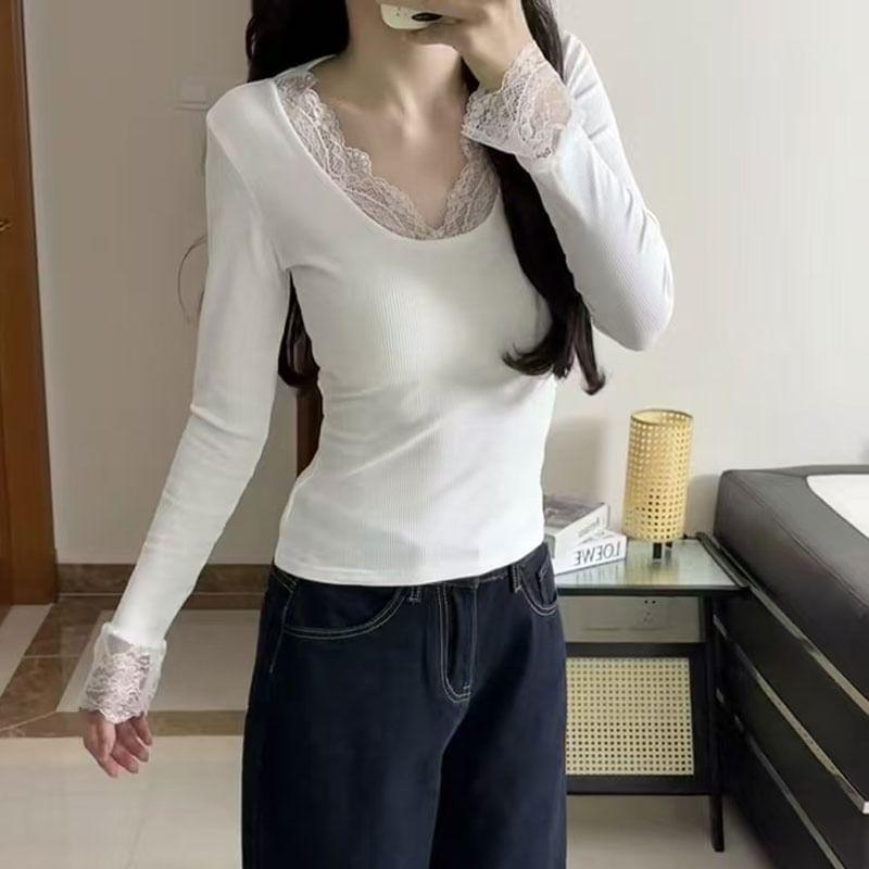 Long-Sleeve V-Neck Lace Trim Plain Top Product Image