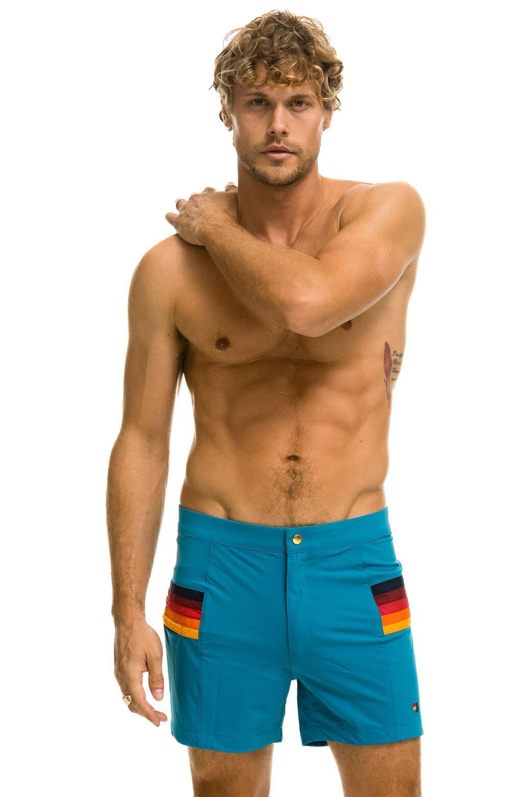 MEN'S HORIZONTAL 5 STRIPE FLEX SHORTS - ANTIGUA Male Product Image